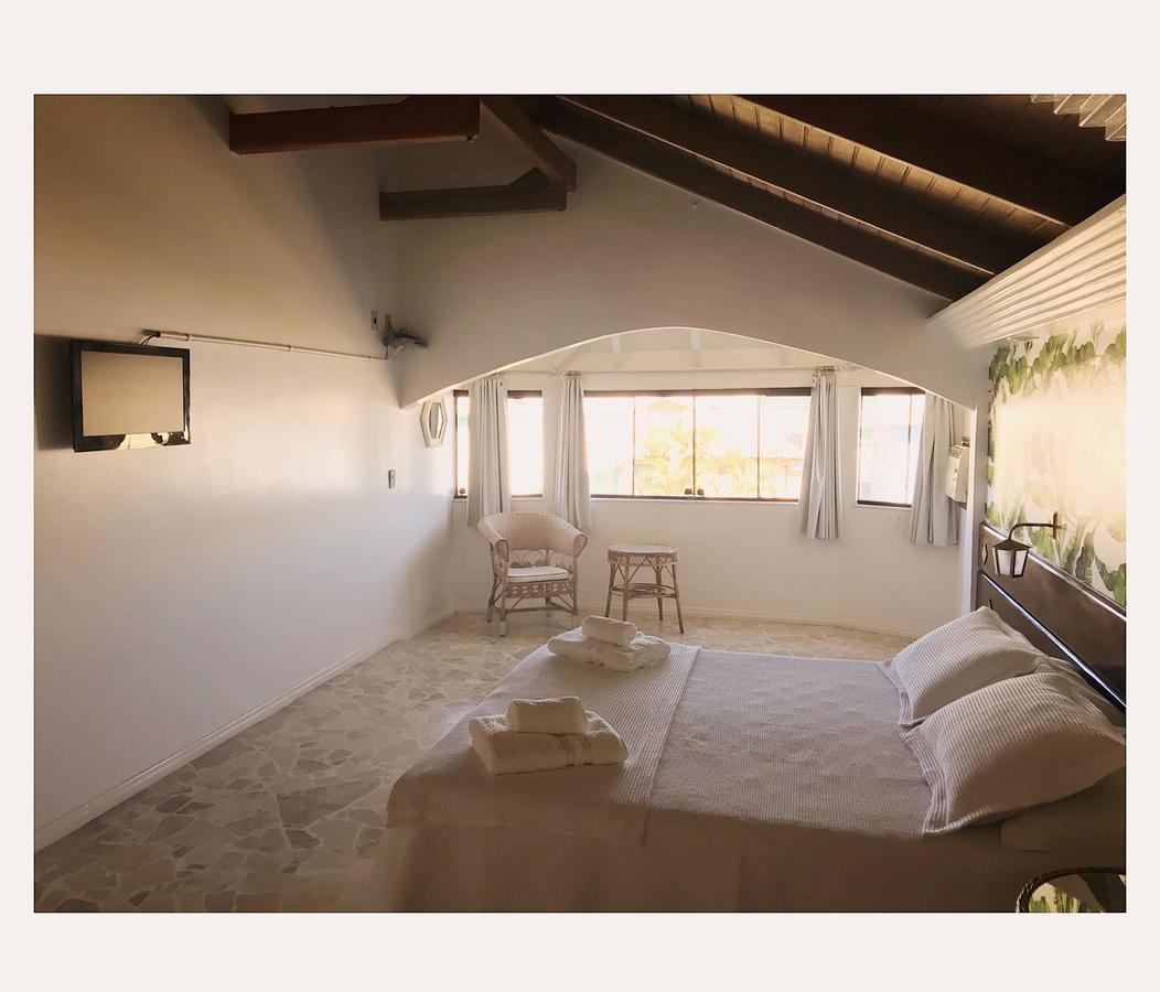 Casa Grecia Pousada Бомбиньяс Экстерьер фото