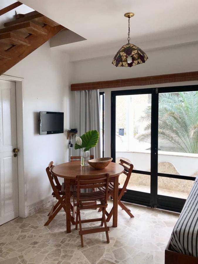 Casa Grecia Pousada Бомбиньяс Экстерьер фото